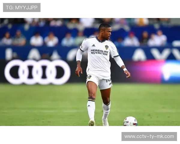 洛杉矶银河小将当选月度最佳进球 球迷投票热情助力荣誉加冕